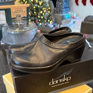 Dansko Women's Black Leather Mules